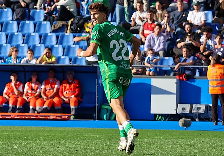 El Racing de Santander sigue imparable en La Coruña