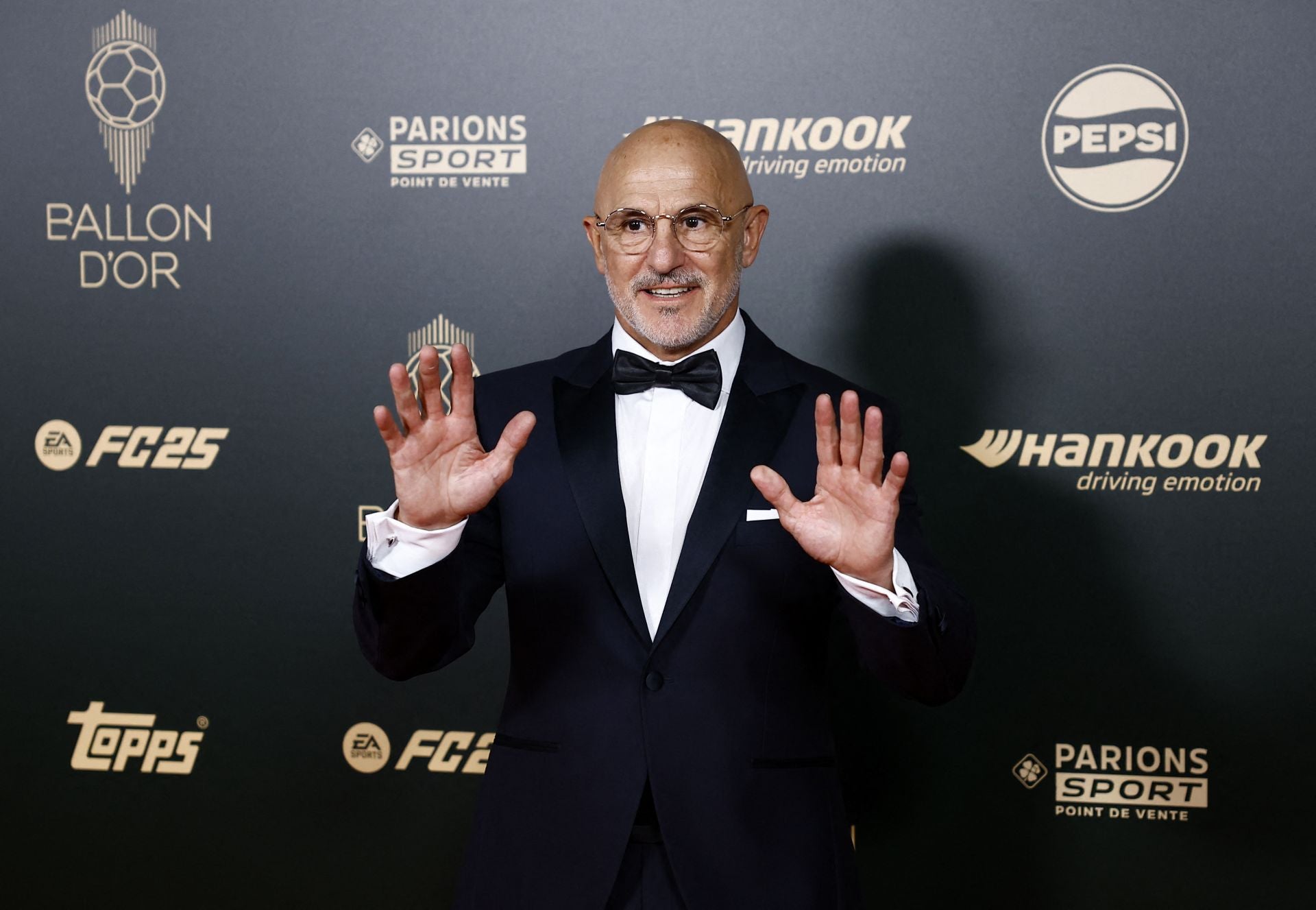 Luis de la Fuente, seleccionador español, a su llegada a la gala de entrega del Balón de Oro.