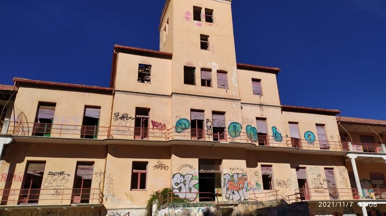 Antiguo sanatorio de Sierra Espuña