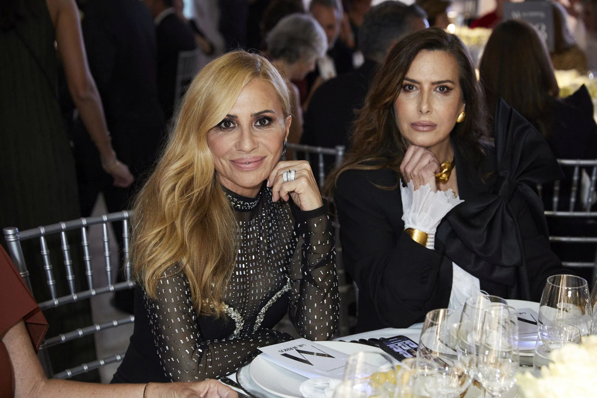 La cantante Marta Sánchez junto a Chiquín Figueroa, creadora de la marca Noblentia, durante la cena.