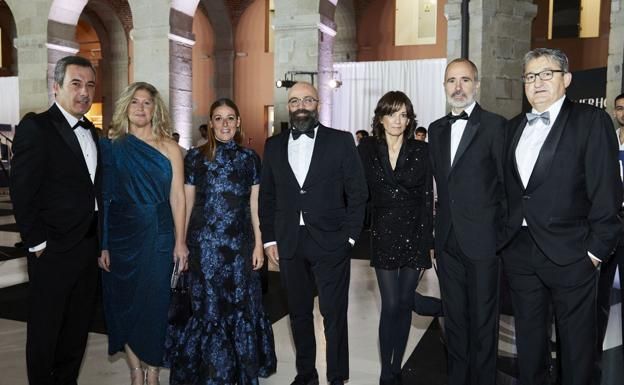 Alfredo Jimenez Millas, director General de Vocento.Medios; María Sanz, dirección comercial del área de medios; Verónica Lourido, directora de Publicidad de Mujerhoy; Domingo Rodríguez Ayerbe, director comercial de Vocento.Medios; Íñigo Iribarnegaray, director General de Nuevos Negocios y Óscar Campillo, director de Relevo.