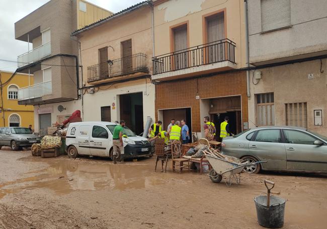 Daños en una calle de Guadassuar.