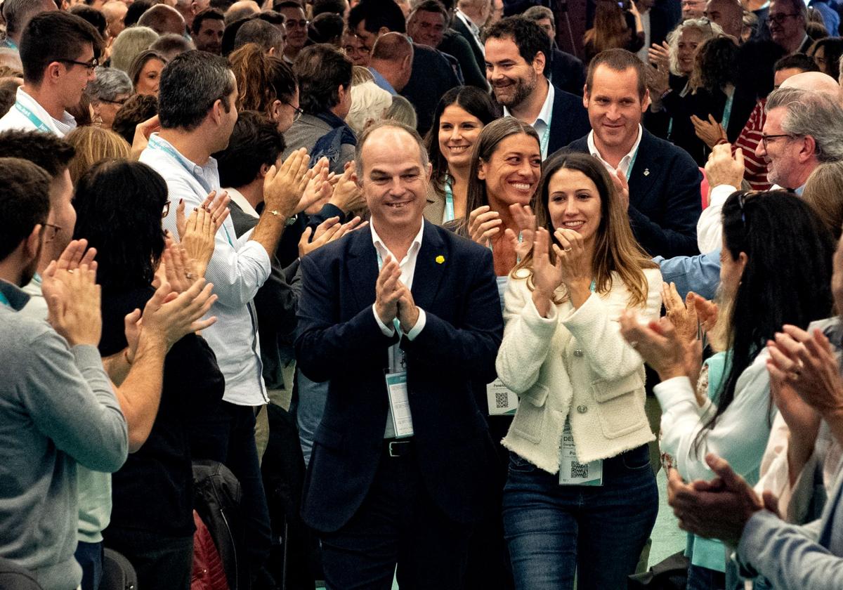 El secretario general de Junts, Jordi Turull, y la secretaria de organización, Judith Toronjo, a su llegada a la última jornada del Congreso de Junts en Calella (Barcelona)