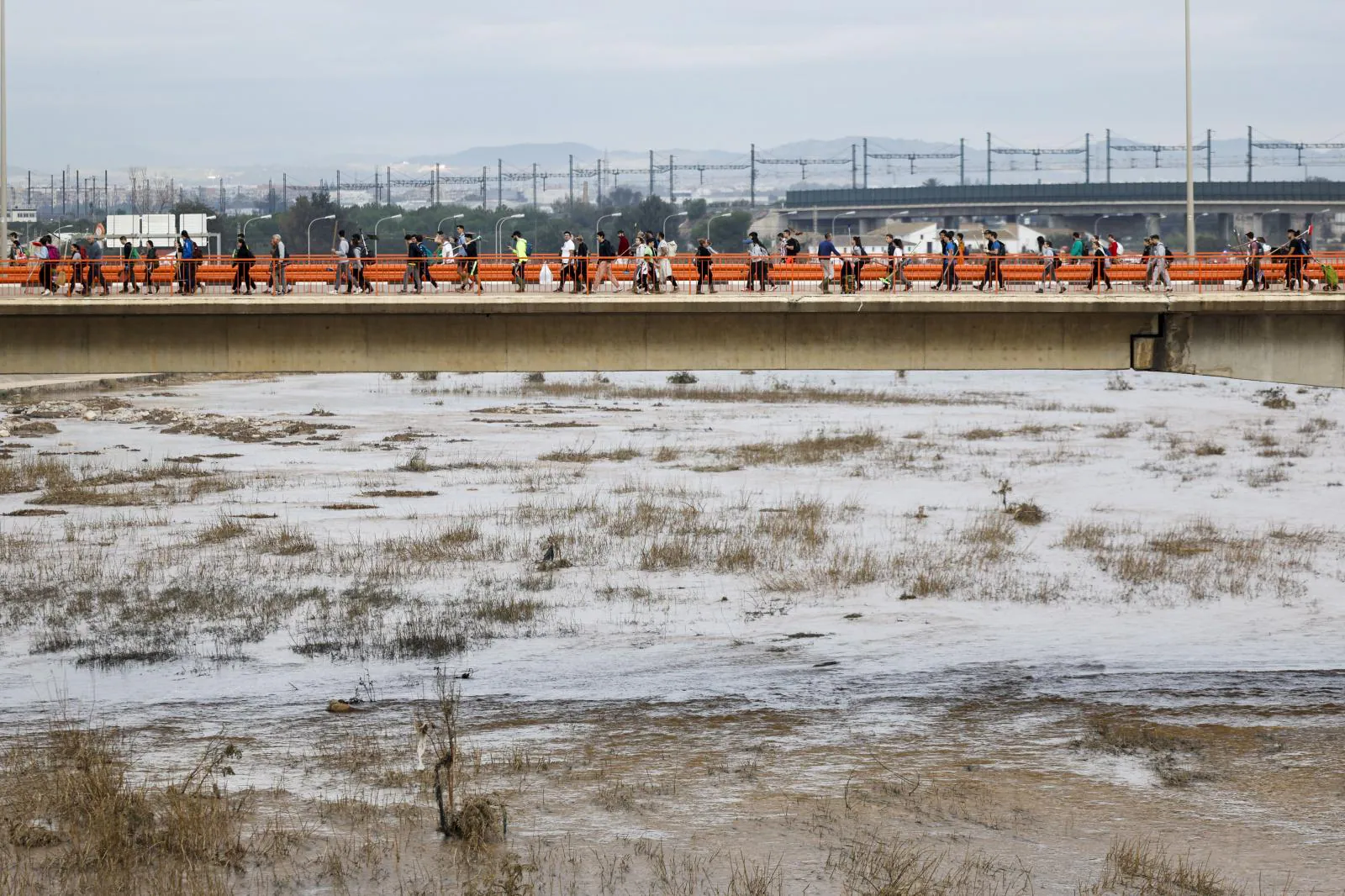 Piden a los voluntarios que se vuelvan a casa por las lluvias