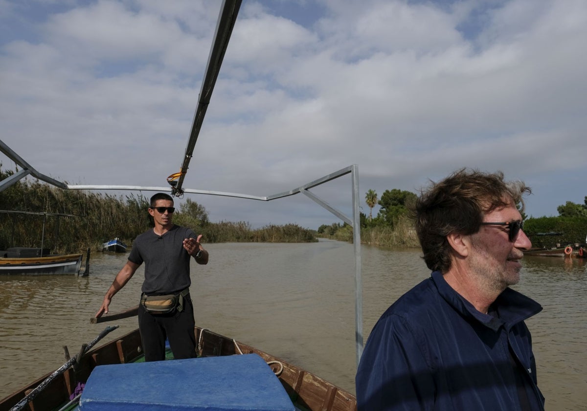 Iván, el barquero que quiere buscar en La Albufera a los desaparecidos por la DANA