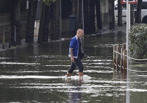 Zona inundada por las lluvias en Castelldefels, Barcelona, ayer.