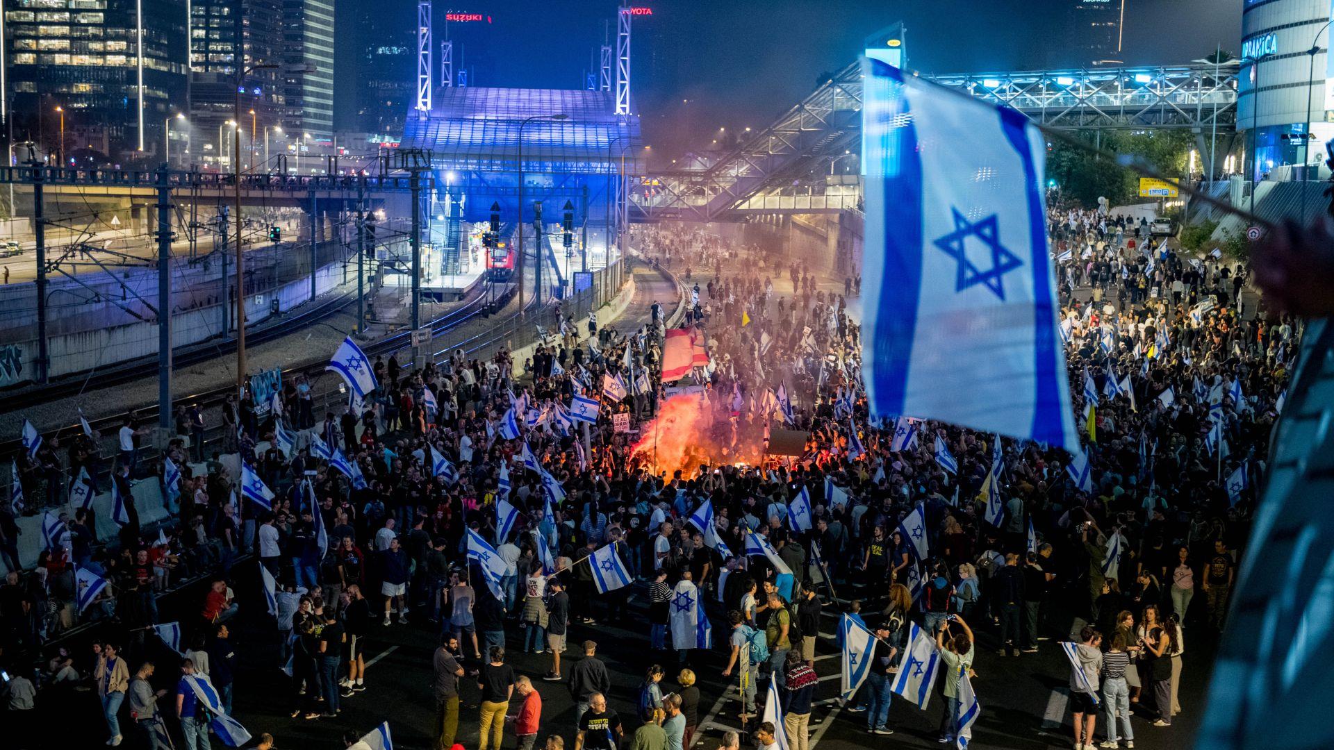 Netanyahu, Gallant'ın görevden alınmasıyla hükümetinin ultra koalisyonunu koruyor