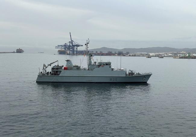 El cazaminas Duero, uno de los dos buques militares que llegan este jueves al puerto de Valencia.