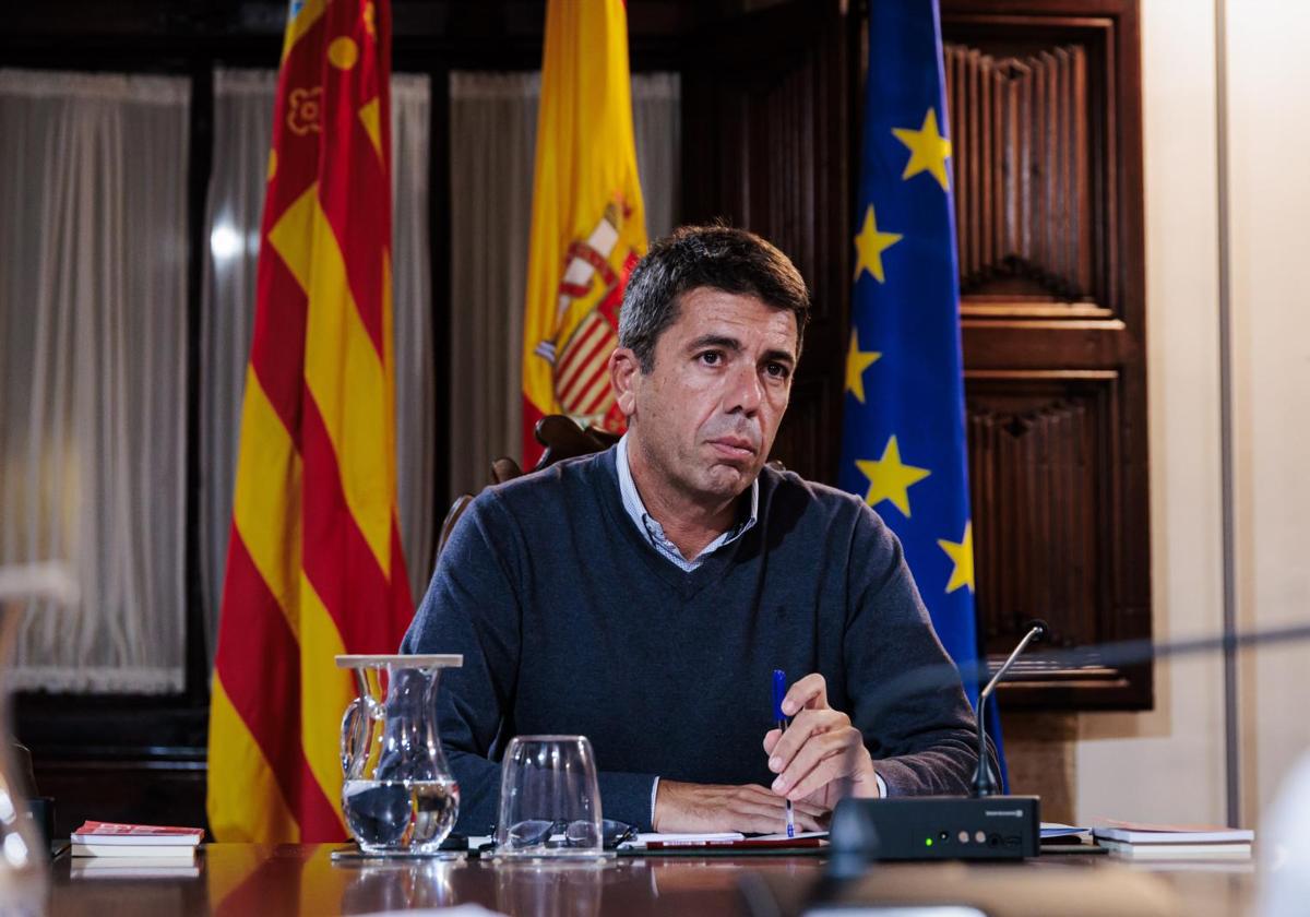 El president de la Generalitat valenciana, Carlos Mazón, durante un pleno extraordinario del Consell.