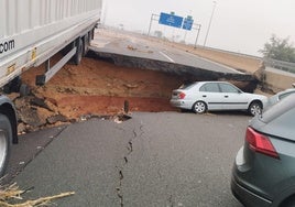 Estado en el que quedó el denominado 'bypass de Valencia' de la A-7, la circunvalación de salida.