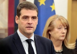 El líder del partido populista lituano Nemuno Ausra, Remigijus Zemaitaitis, en una rueda de prensa en Vilna.