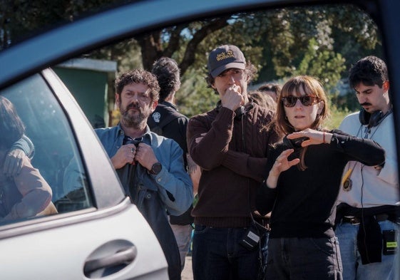 Manolo Solo, Diego San José y Elena Trapé, durante el rodaje de uno de los capítulos de 'Celeste'.