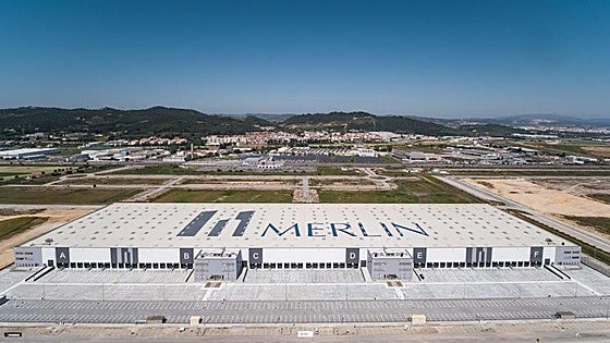 Merlin y Colonial amagan con irse de España si se aprueba la subida de impuestos acordada entre PSOE y Sumar