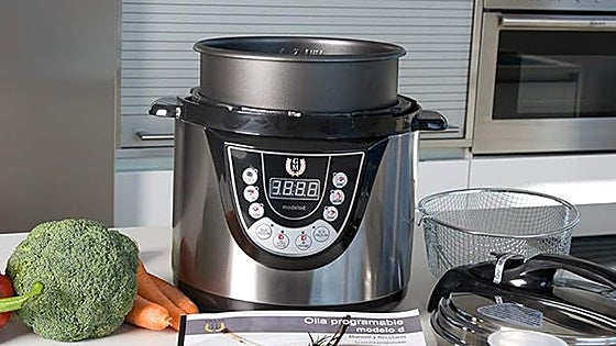 Esta olla exprés será tu mejor amiga para preparar tus platos calientes