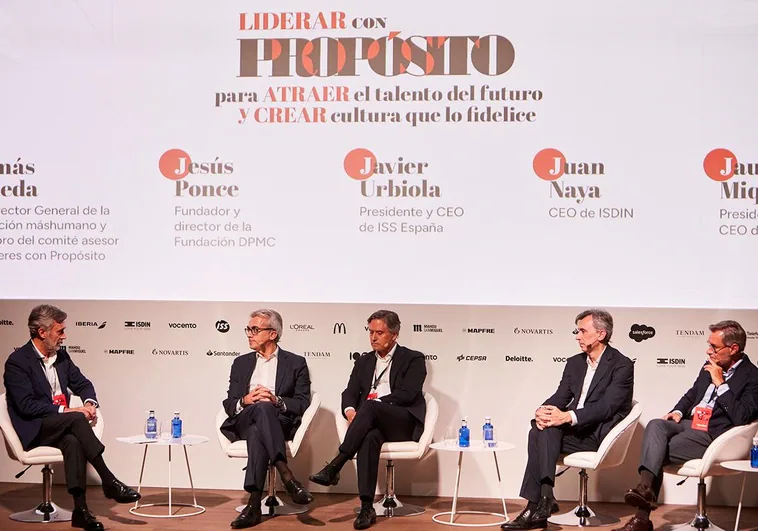 Mesa del foro Líderes con propósito