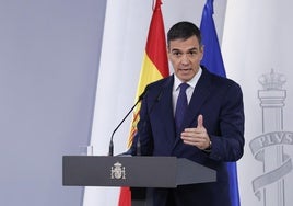 El presidente del Gobierno, Pedro Sánchez, en una comparecencia en Moncloa sobre la DANA.