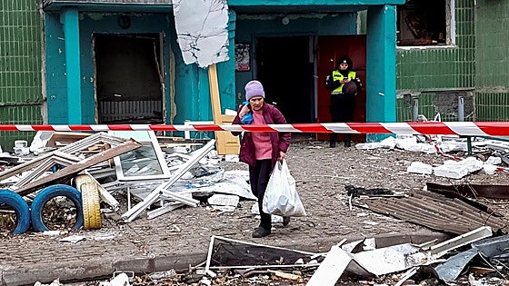 Una veintena de muertos en dos bombardeos rusos en Ucrania