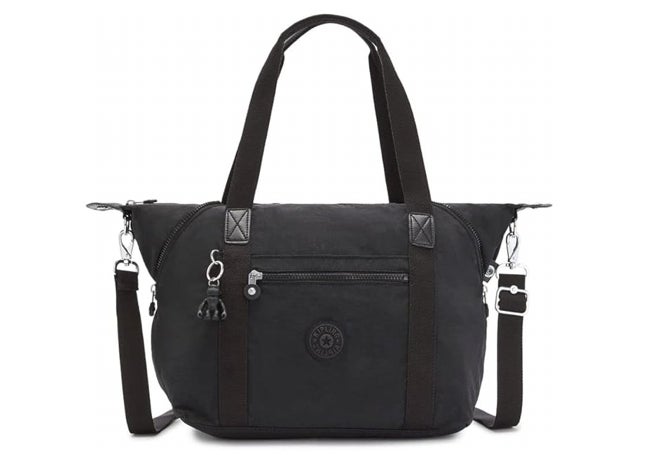 Bolso negro de la marca Kipling