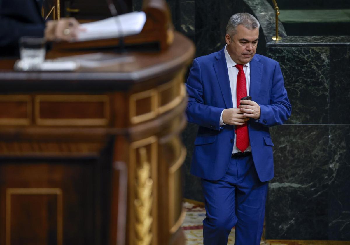 El diputado socialista Santos Cerdán durante el pleno del Congreso, este jueves.