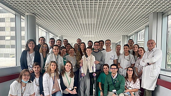Marieta, la primera niña en recibir en España un 'corazón artificial' intracorpóreo