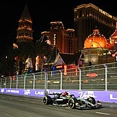 Lewis Hamilton rueda en Las Vegas.