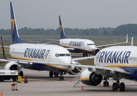 Aviones de Ryanair en el aeropuerto.