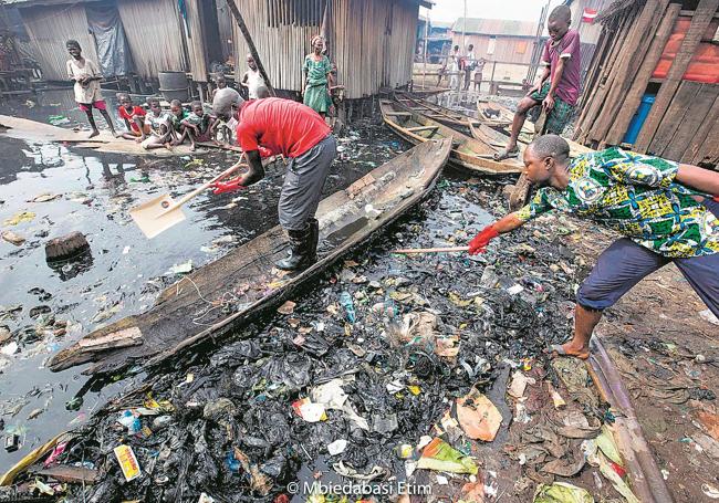 Makoko se ha convertido en un foco de insalubridad.