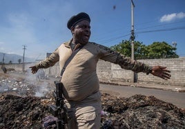 Jimmy 'Barbecue' Cherizier, líder de las bandas de Haití, en una calle de Puerto Príncipe.