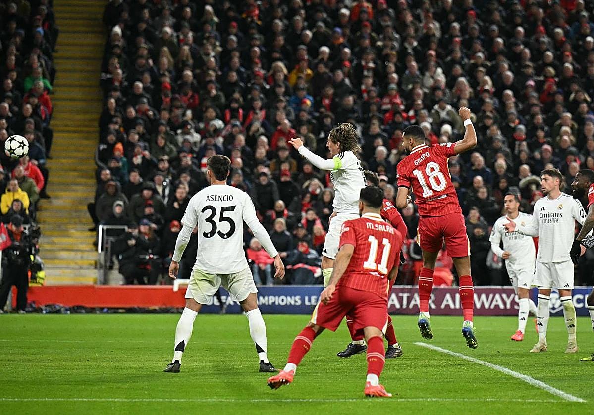 Así hemos narrado la derrota del Real Madrid en Anfield