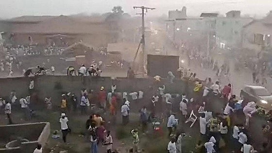 Al menos 56 muertos por una estampida en un partido de fútbol en Guinea Conakry
