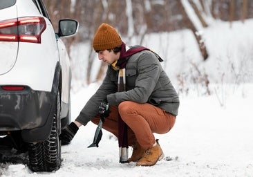 No te quedes tirado en la montaña: aprende a colocar las cadenas para la nieve