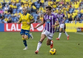 Un doblete de Sandro aleja a Las Palmas del descenso y hunde al Valladolid