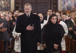 Los Reyes entran en la Catedral de Valencia para presidir la misa funeral por los fallecidos por la DANA.