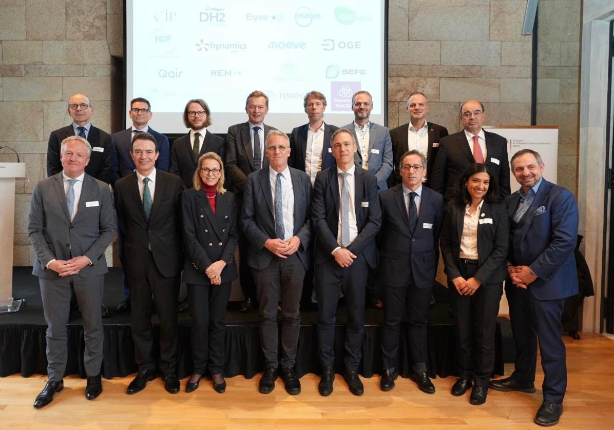 Representantes de Moeve, DH2, Thyssenkrupp, Elyse Energy, HDF, Hynamics, QAIR, SEFE, SHS-Stahl-Holding-Saar y Copenhagen Infrastructure Partners, Enagas, GRTgaz, OGE, REN y Teréga.