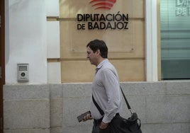 BBVA certifica que el hermano del presidente del Gobierno solo tiene 71.409 euros en acciones