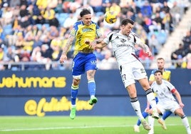 Garitano debuta en el Cádiz con victoria frente al Oviedo y saca al equipo del descenso