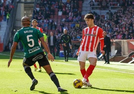 El Racing de Ferrol resucita en Gijón