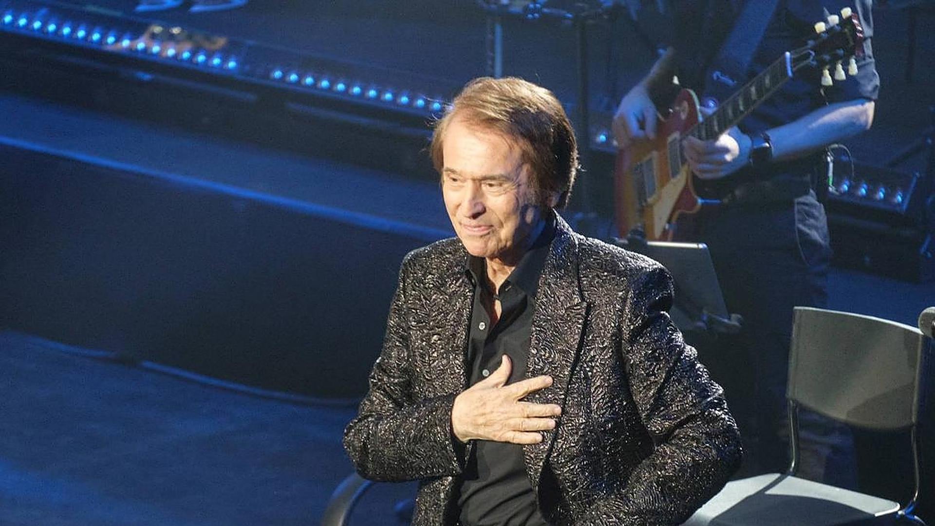 Raphael 'La Revuelta'yı kaydederken kalp krizi geçirdi