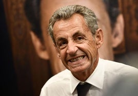 Sarkozy deberá llevar un brazalete electrónico durante un año