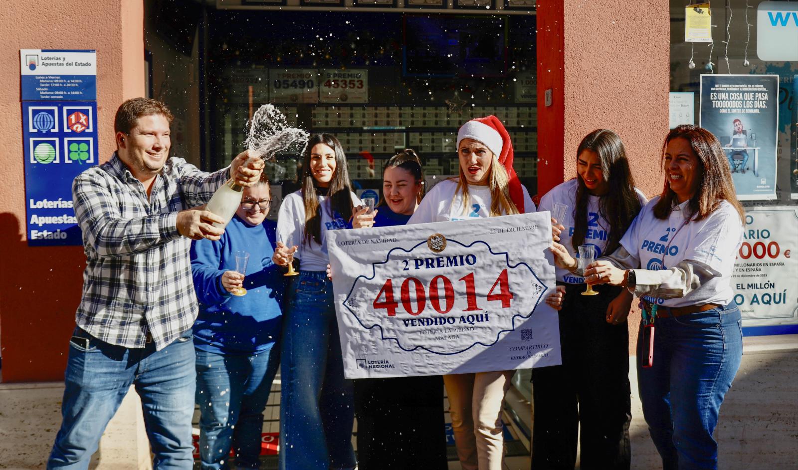 Así se ha vivido la celebración por el segundo premio de la lotería de Navidad