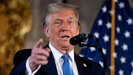 Trump aviva la guerra contra los medios de comunicación con oleadas de demandas