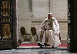 El Papa da comienzo al Jubileo con la apertura de la Puerta Santa de la basílica de San Pedro