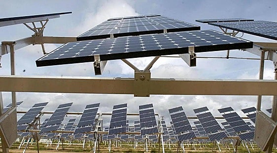 Un 'hackeo' en los paneles solares puede provocar un apagón en toda Europa