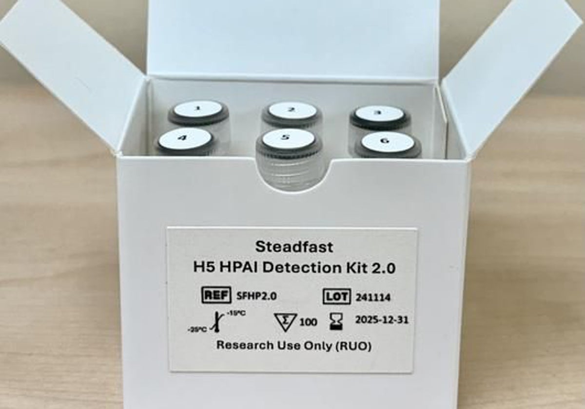 El kit de diagnóstico Steadfast para detectar el virus H5N1.