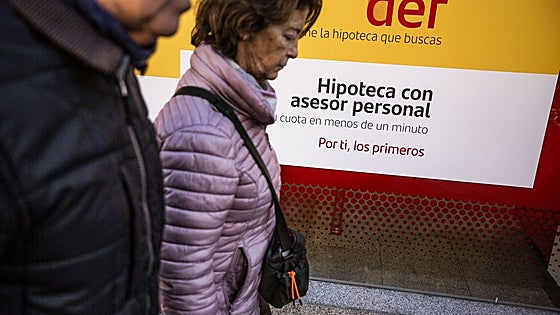 El euríbor completa su mayor descenso en 12 años tras caer al 2,4%