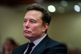 Elon Musk vuelve a criticar a las autoridades alemanas desde su red social.