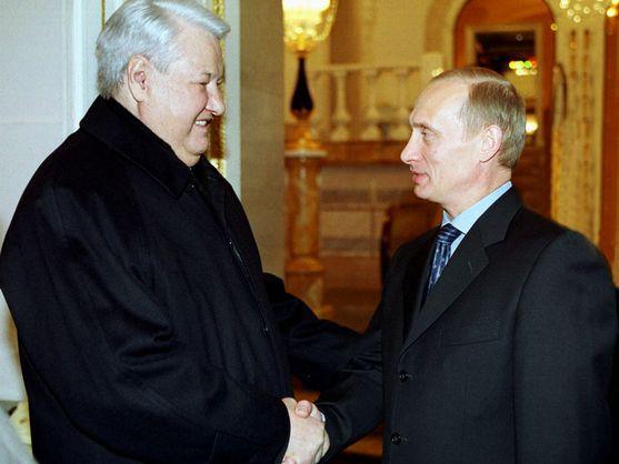 Boris Yeltsin y Vladímir Putin, en 2000.