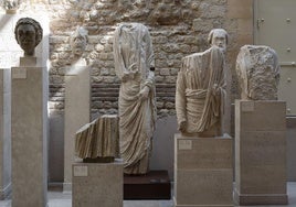 Sala de las esculturas de Notre Dame en el Museo de Cluny.