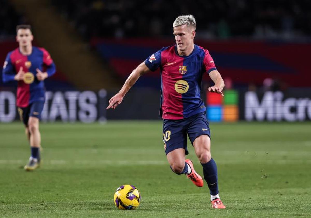 Dani Olmo, durante un partido con el Barcelona.