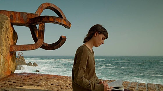 La película que esculpe la obra de Chillida: «Me gustaría tenerle como vecino»